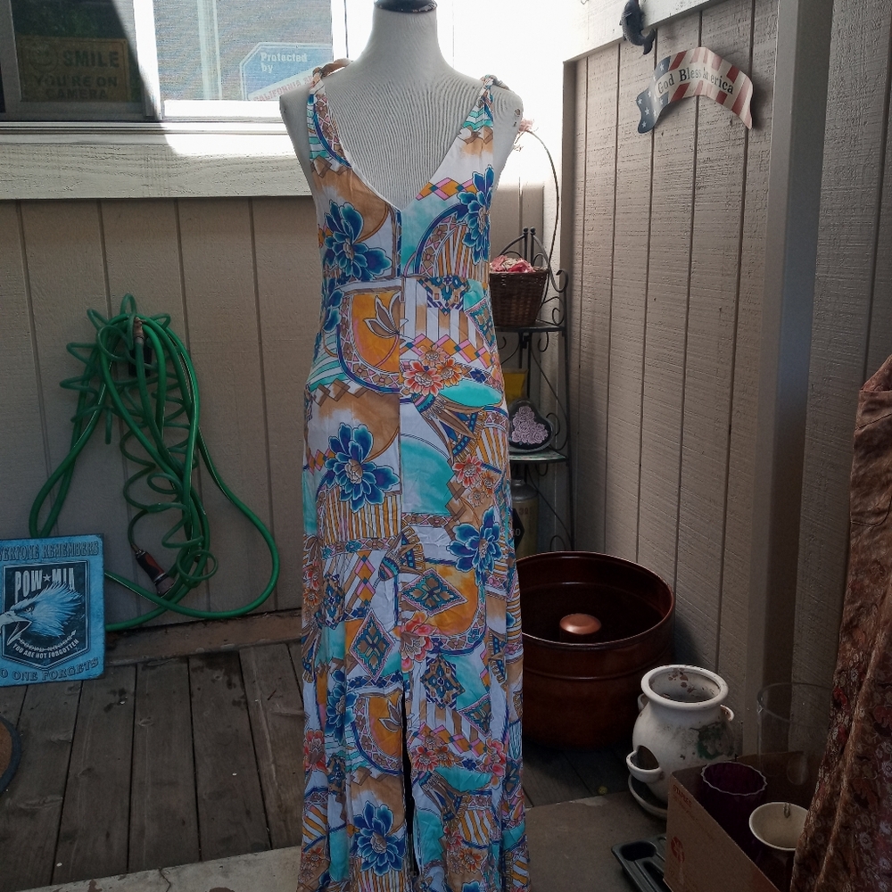 Dress - Picture 1 of 3